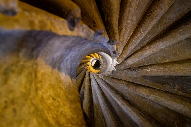 Zdjęcie całkowite zdjęcie schodów spiralnych