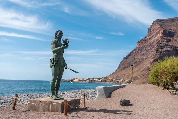 Cenny Posąg Hautacuperche Na Plaży Wioski Valle Gran Rey Na Wyspach Kanaryjskich La Gomera