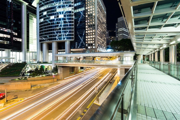 Central, Hongkong 16 Sierpnia 2017 R.: - Ruch W Hongkongu W Mieście Nocą