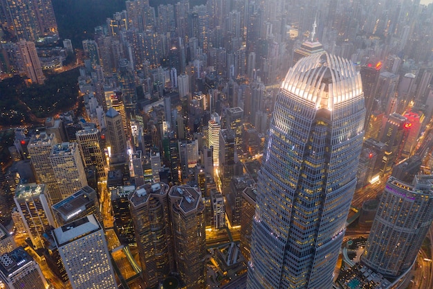 Central, Hongkong 29 kwietnia 2019: Widok z góry na miasto Hongkong nocą