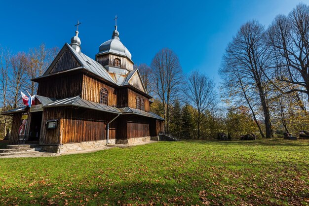 Zdjęcie cerkiew drewniana w chmielbieszczadachpolska
