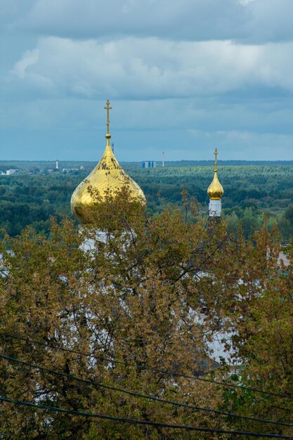 Cerkiew nad brzegiem rzeki