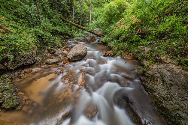 Chae Son Waterfall Lampang, Tajlandia