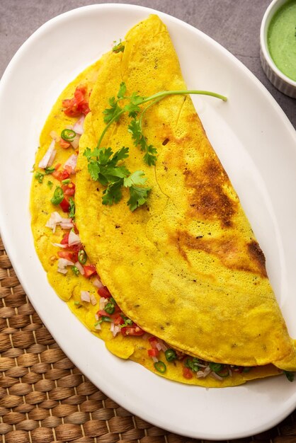 Cheela Chilla lub Chila to danie śniadaniowe radżastańskie, zwykle przygotowywane z gramowej mąki lub besan