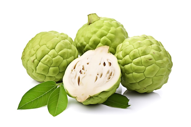 Cherimoya na białym tle