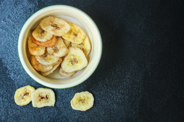 chipsy bananowe słodkie suszone przekąski