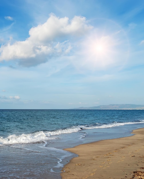 Chmury I Słońce Nad Plażą Platamona