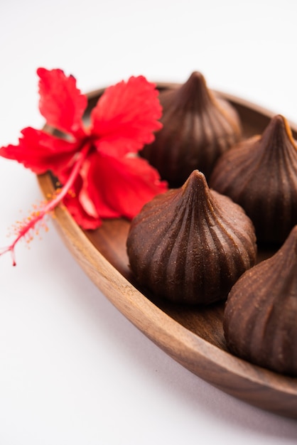 Chocolate Modak - indyjskie słodkie jedzenie ofiarowane Panu Ganeśi na chaturthi