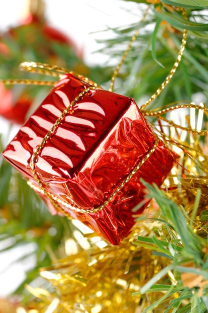 Christmas Gift Box na drzewie