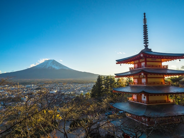 Chureito Pagoda Z Fuji Górą W Tle.