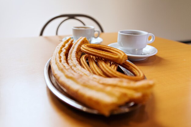 churros i placki z gorącą czekoladą