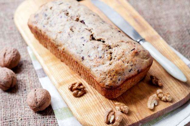 Ciasto bananowe z orzechami i ciemną czekoladą