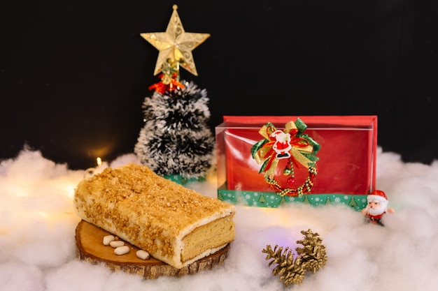 Ciasto Noughat z ekskluzywnym pudełkiem w świątecznej oprawie