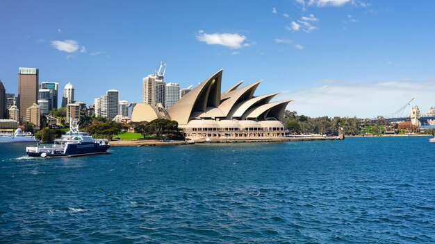 Circular Quay i Opera House Sydney Australia Sydney opera house z promami w przód