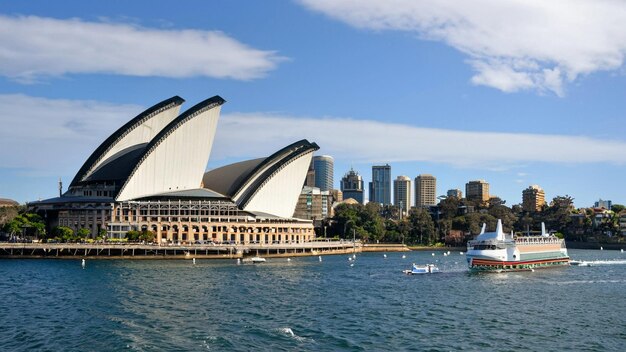 Circular Quay i Opera House Sydney Australia Sydney opera house z promami w przód