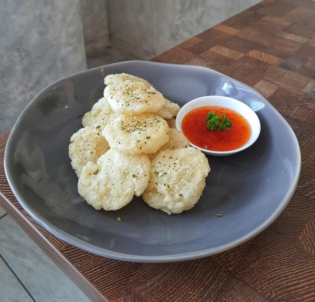 Cireng Bumbu Rujak Tradycyjne potrawy typowe dla zachodniej Jawy