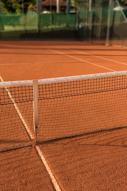 Clay (Dirt) Tennis Court, pod zachodem słońca.