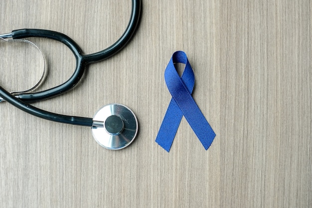 Colon Cancer Awareness, Ciemnoniebieska Wstążka Ze Stetoskopem
