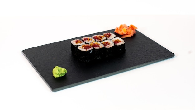 Comida Japonesa Suhi De Maki De Atún Y Cebolla