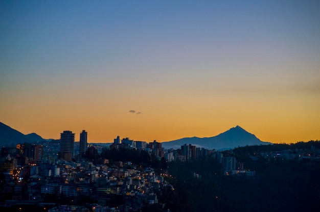 Cotacachi visto desde Quito