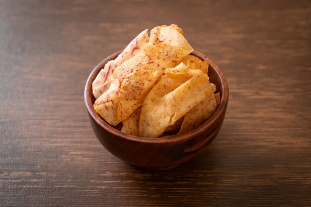 Crispy Taro Chips - smażone lub pieczone pokrojone w plastry taro