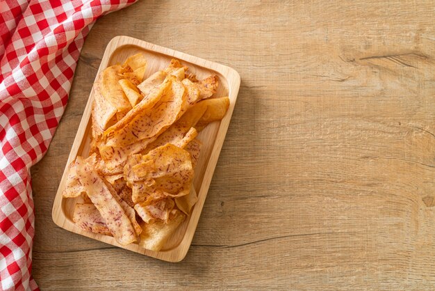 Crispy Taro Chips - smażone lub pieczone pokrojone w plastry taro