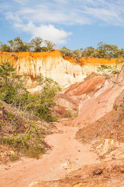 Cudowne pomarańczowe barwy o zachodzie słońca w kanionie Marafa - mówi też The Hell's Kitchen. Region Malindi, Kenia