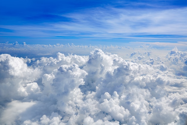 Cumulus morza chmur widok z lotu ptaka