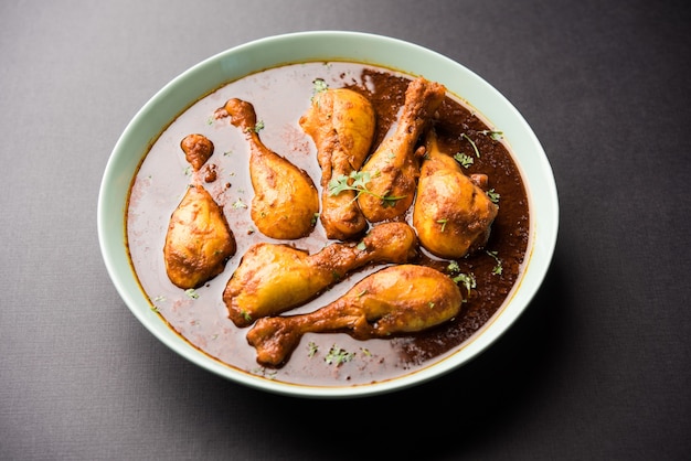 Curry z kurczaka z nogami lub podudzie lub Murg Tangri lub tangdi masala