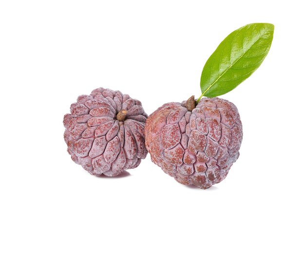 Custard apple lub Sugar apple na białym tle