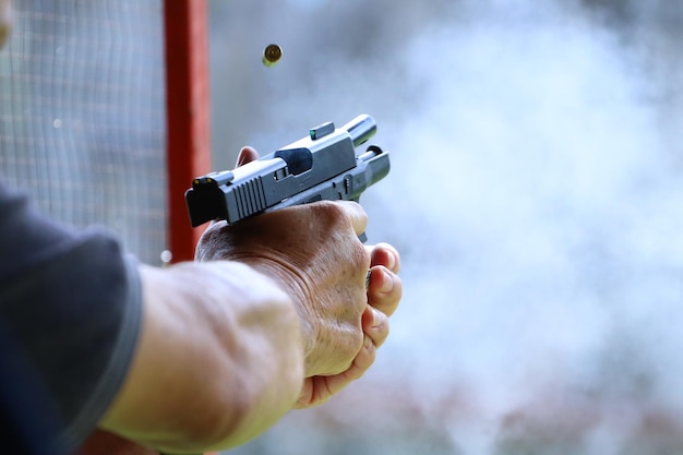 Ćwiczenie strzelania z broni i ostrzelania