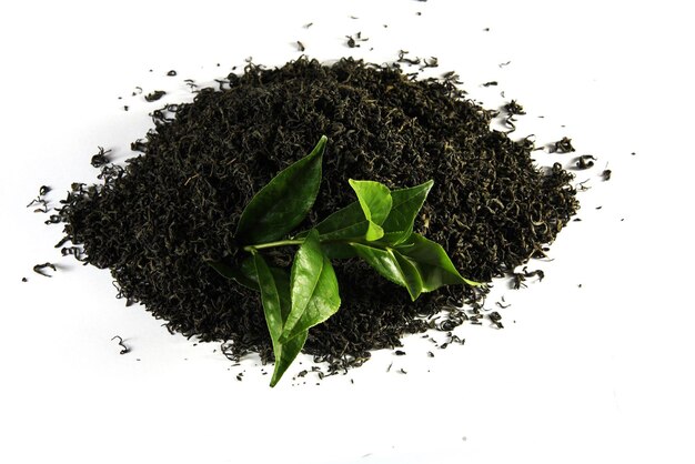 Czarna herbata i zielony liść