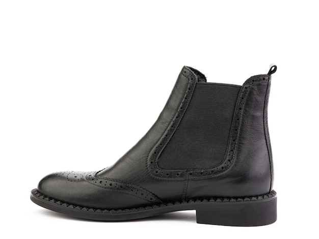 Czarne skórzane buty Chelsea z czarnymi elastycznymi detalami po bokach i czarną gumą