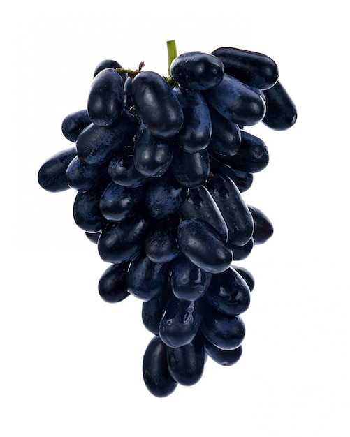 Czarni winogrona odizolowywający na bielu