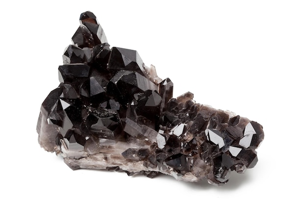 Czarno-biały kamień mineralny z czarnym blatem.