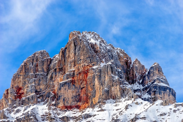 Czerwona Góra W Pobliżu Cortina D'ampezzo