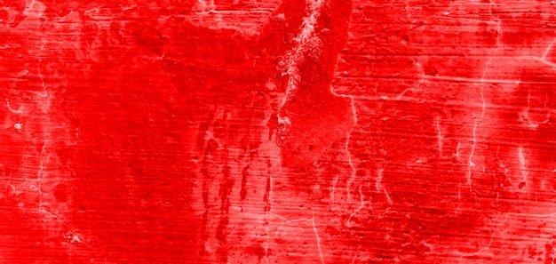 Czerwona ściana z białym sercem