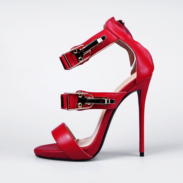 Czerwone sandały dla kobiet