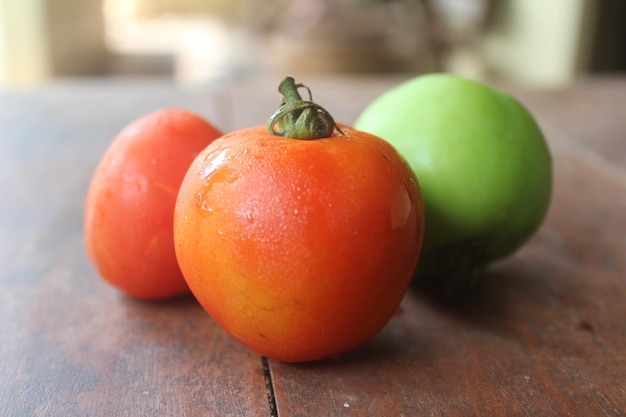 Zdjęcie czerwony pomidor