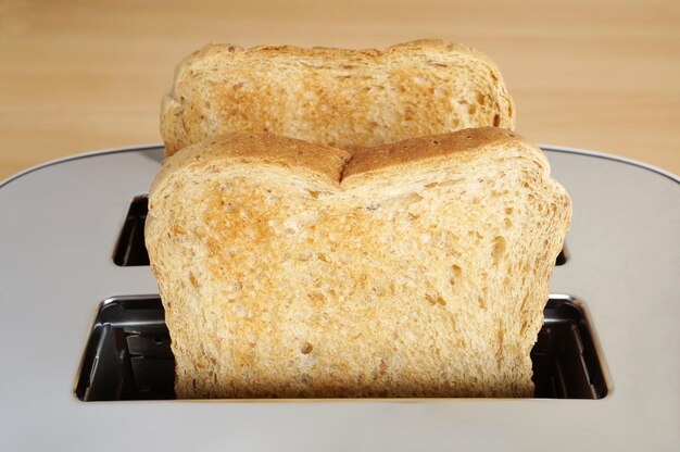 Zdjęcie czysty chleb na toasterze