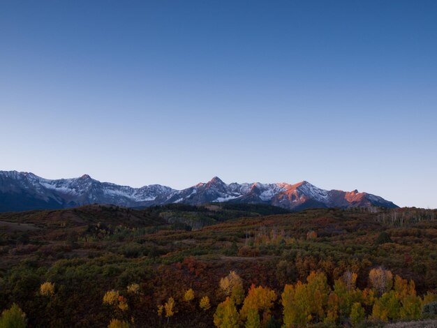 Dallas Divide to ikona Kolorado, dobrze znana z żywych jesiennych kolorów wytwarzanych przez dąb i osiki.