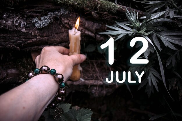 Data kalendarzowa na tle ezoterycznego rytuału duchowego 12 lipca to dwunasty dzień miesiąca