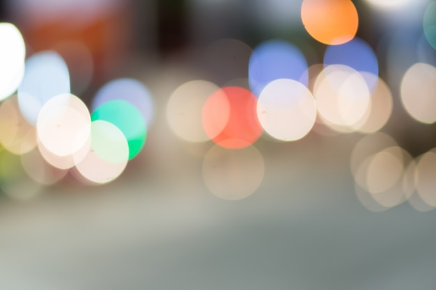 Defocused miasto noc filtrujący bokeh abstrakta tło.