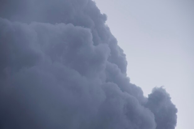 Deszczowe chmury nimbus