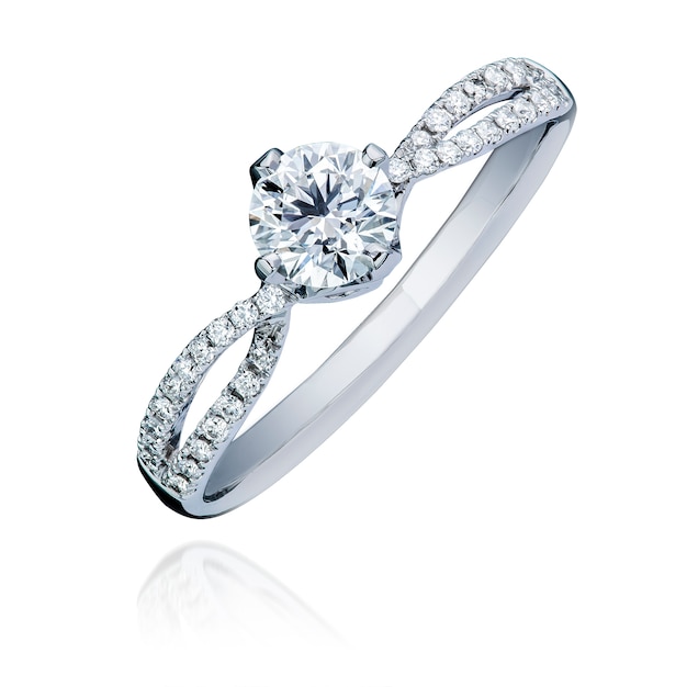 Diamentowy pierścionek zaręczyn
