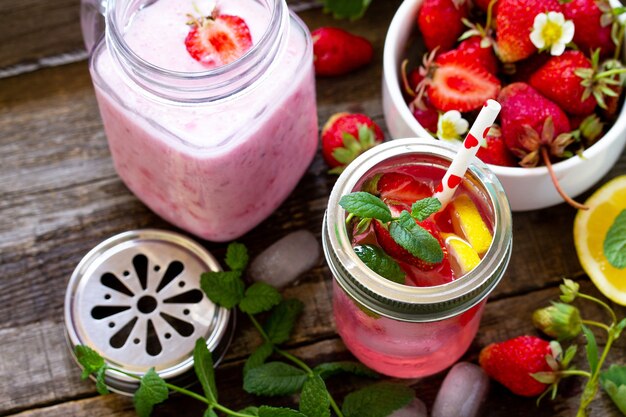 Dietetyczne śniadanie na lato Fresh Strawberry Milkshake i Truskawkowa Lemoniada