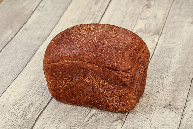 Dietetycznie zdrowa żywność czarny chleb