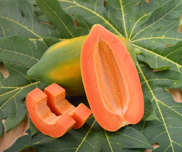 Dojrzały owoc papai