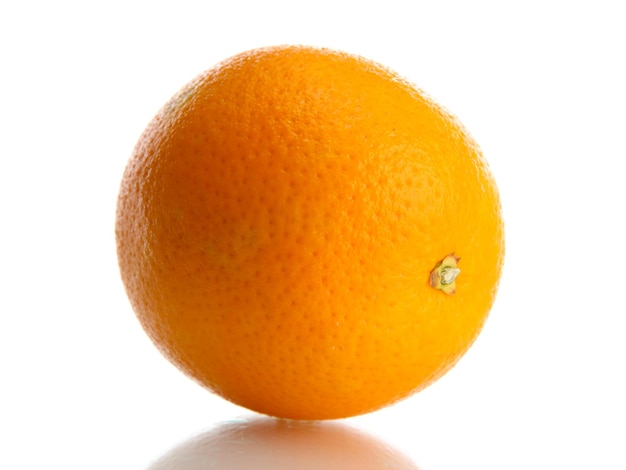 Dojrzały pomarańczowy na białym tle