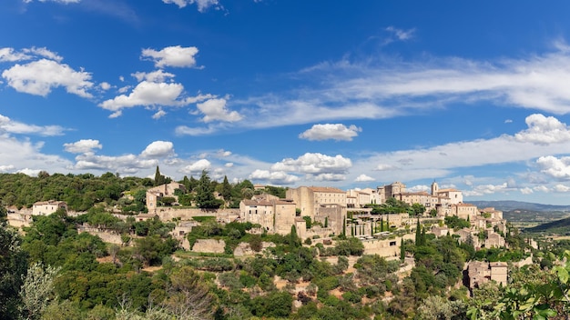 Dolina Luberon ze starożytnym miastem Gordes Vaucluse Provence Alpes Cote d'Azur Francja